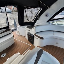 Cruisers Yachts 330 Express