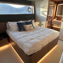 Custom Line Navetta 30