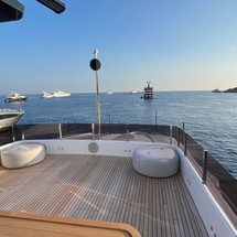 Custom Line Navetta 30