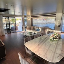 Custom Line Navetta 30