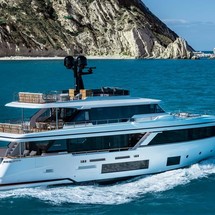 Custom Line Navetta 30