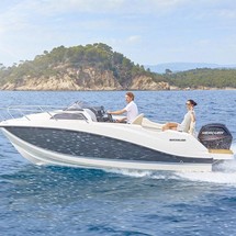 Quicksilver Activ 555 Cabin