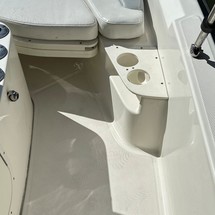 Boston Whaler 210 Dauntless