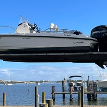 Boston Whaler 210 Dauntless