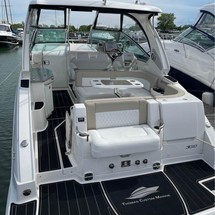 Chaparral 330 Signature