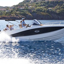 Quicksilver Activ 755 Sundeck