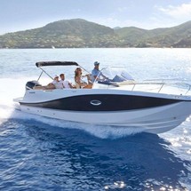 Quicksilver Activ 755 Sundeck