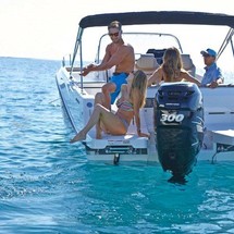 Quicksilver Activ 755 Sundeck