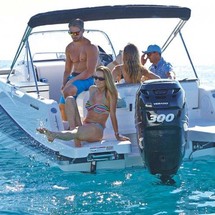 Quicksilver Activ 755 Sundeck