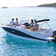 Quicksilver Activ 755 Sundeck