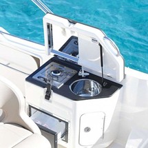 Quicksilver Activ 755 Sundeck