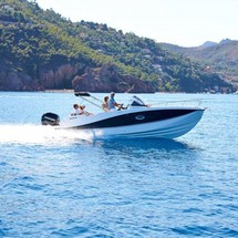 Quicksilver Activ 755 Sundeck