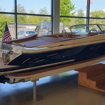 Chris-Craft Launch 27