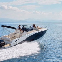 Quicksilver Activ 875 Sundeck