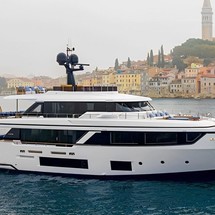 Custom Line Navetta 30