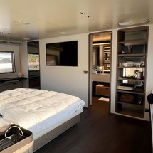 Custom Line Navetta 30