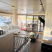 Custom Line Navetta 30