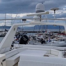 Azimut 72