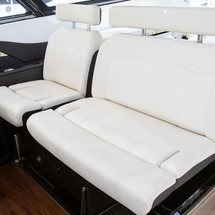 Cruisers Yachts 50 Cantius