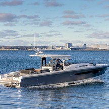 Seafarer 535 pilot boat - inboard diesel