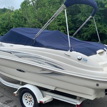 Sea Ray 220 Sundeck