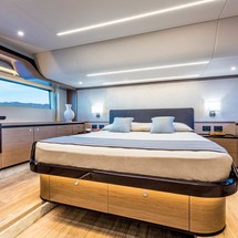 Absolute Navetta 52