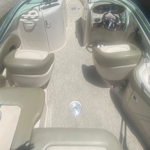 Sea Ray 220 Sundeck