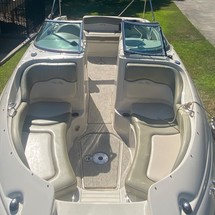 Sea Ray 220 Sundeck