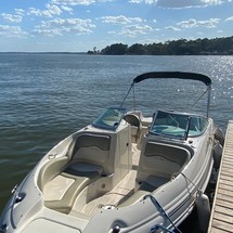 Sea Ray 220 Sundeck