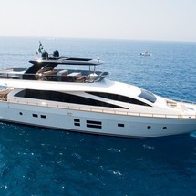 AMER YACHTS 94