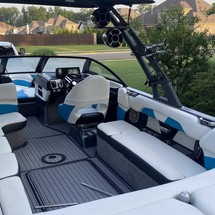 Malibu Wakesetter 25 LSV