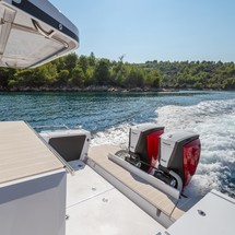 Axopar 37 Cabin