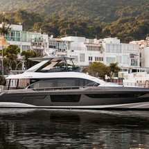 Azimut 68 Plus