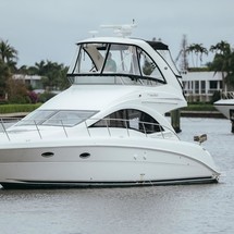 Sea Ray 390 Sedan Bridge