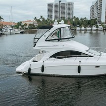 Sea Ray 390 Sedan Bridge