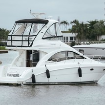 Sea Ray 390 Sedan Bridge