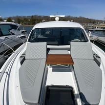 Cruisers Yachts 42 Cantius