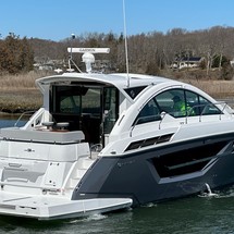 Cruisers Yachts 50 Cantius