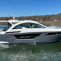 Cruisers Yachts 50 Cantius