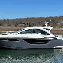 Cruisers Yachts 50 Cantius