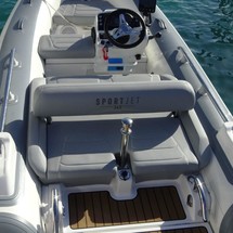 Riviera 6000 Sport Yacht