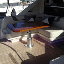 Riviera 6000 Sport Yacht