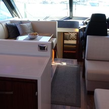 Riviera 6000 Sport Yacht