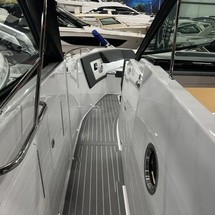 Cruisers Yachts Intercruiser 34