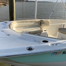 Nauticstar 211