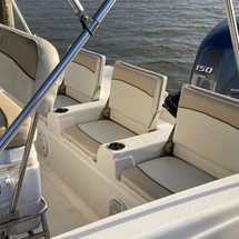 Nauticstar 211