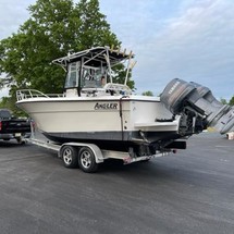 Angler Pro Boats 2900 center console