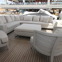 Custom Line Navetta 33