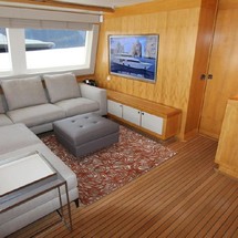 Custom Line Navetta 33