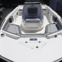 Nauticstar 211